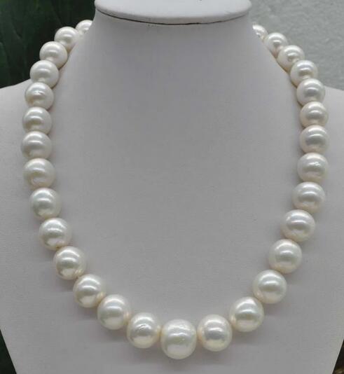 Natural white  round  Pearl Necklace