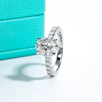 Oval Cut Moissanite Engagement Rings