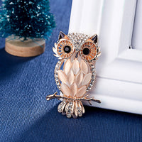 Elegant Crystal Rhinestone Butterfly Peacock Cat Owl Opal Stone Animal Brooches Pin for Women Suit Brooch Clothing Buckle