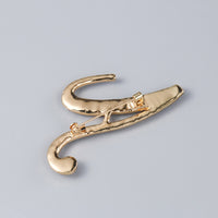 English Letters A K D Pearl Brooches Gold Cardigan Skirt Lapel Pins Female Corsage Luxury Jewelry Gifts for Women Accessories