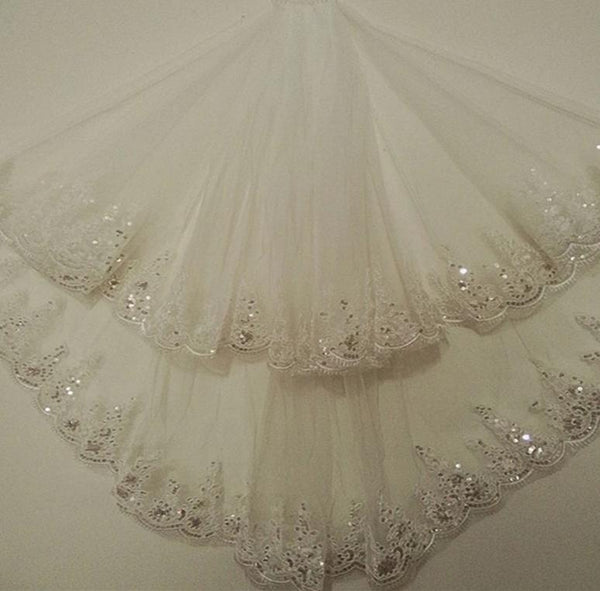 New Princess Wedding Veils with Appliqued Short White/Ivory Romantic Wedding Accessories Elegant 2 Layers Bridal Veils with Comb